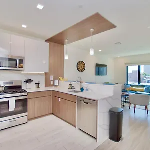 Lux 2br, Free Parking, Walk To Prudential Center Min To Nyc & More Apartment